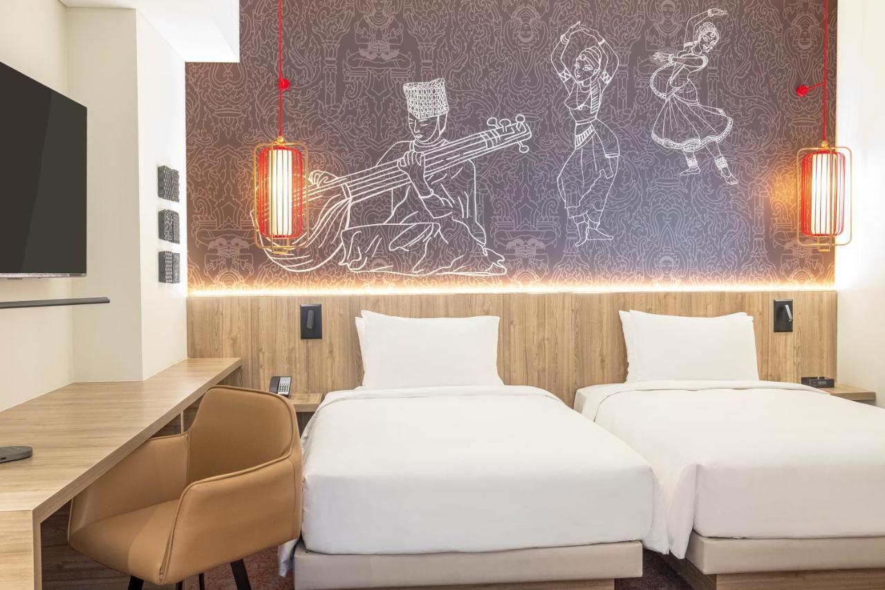 Отель Hyatt Centric Soalteemode Катманду Экстерьер фото