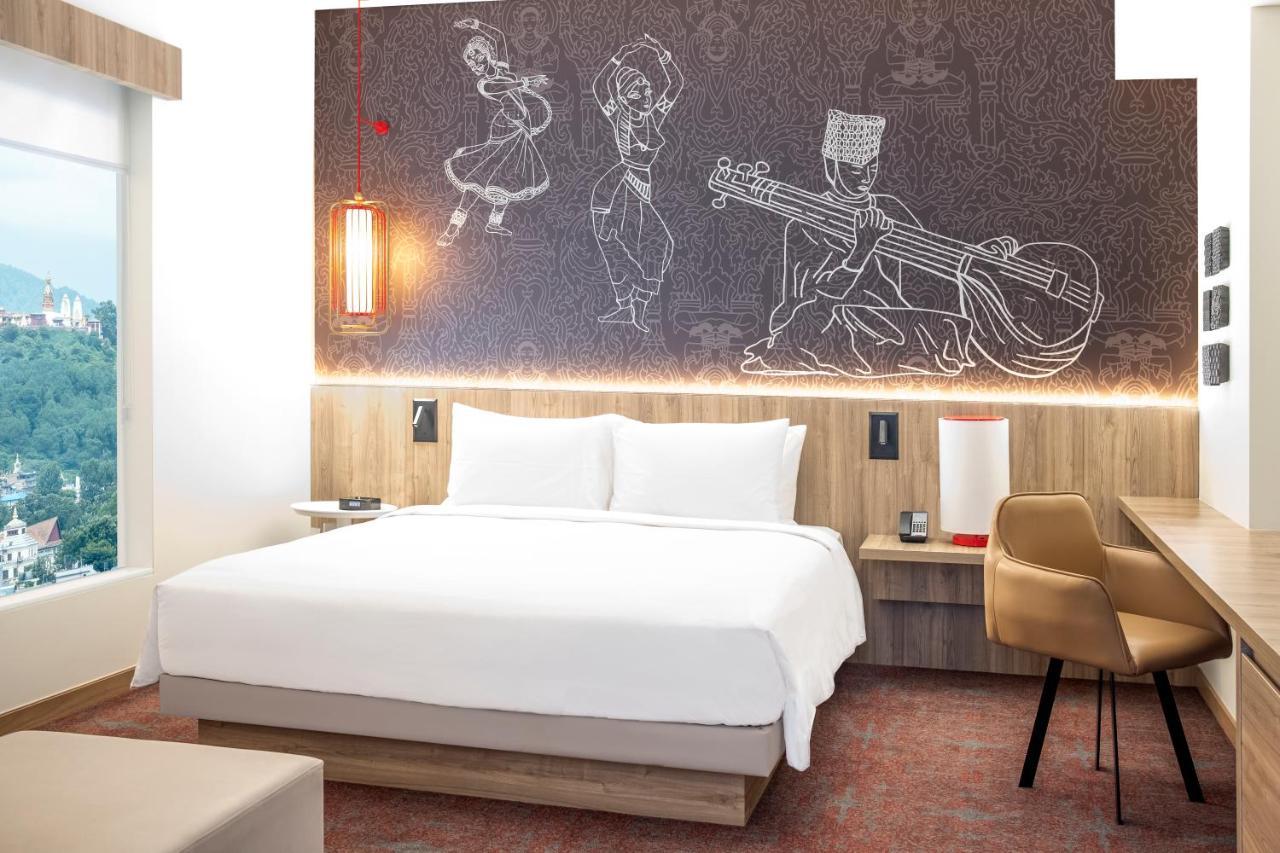 Отель Hyatt Centric Soalteemode Катманду Экстерьер фото