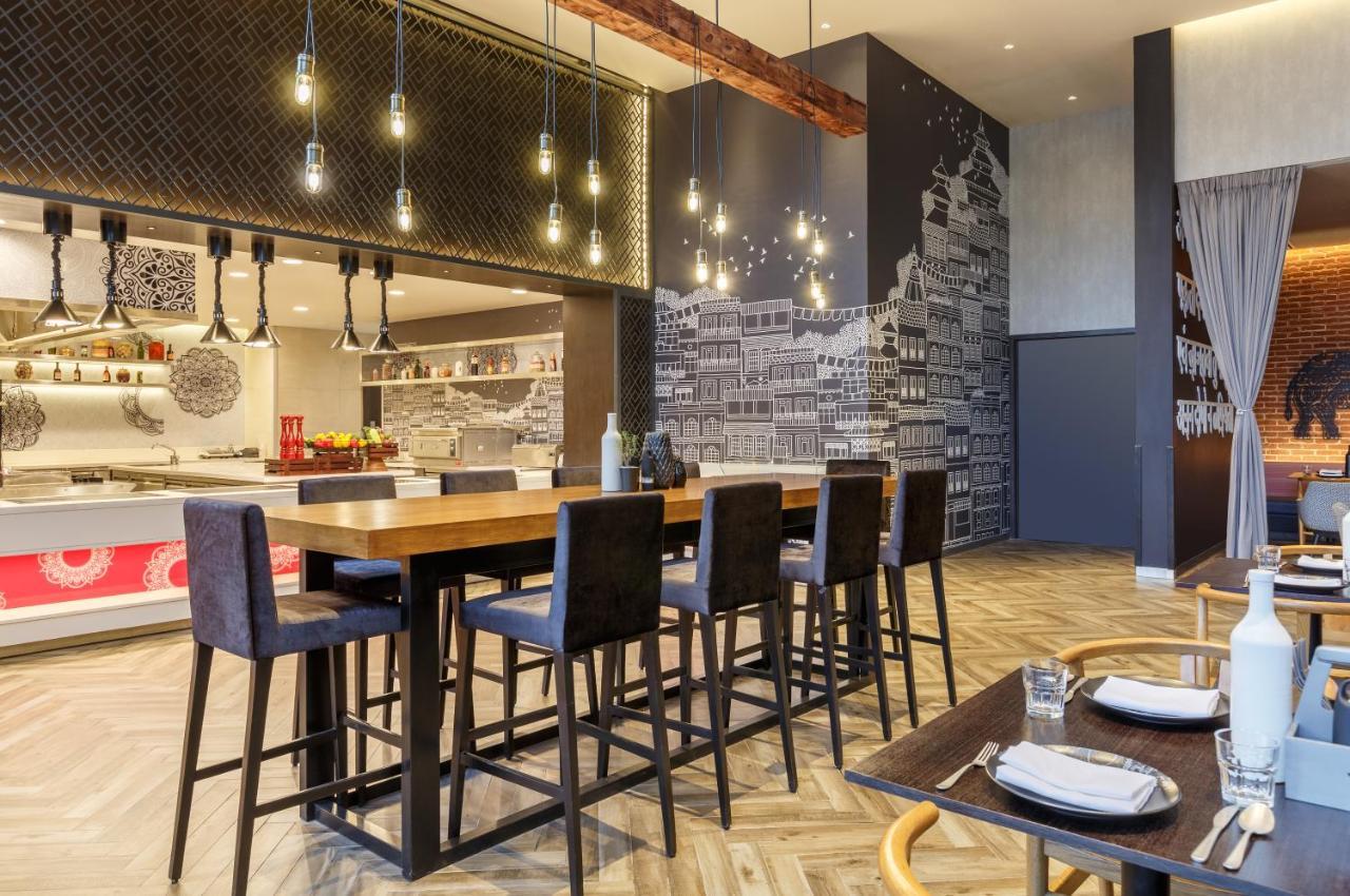 Отель Hyatt Centric Soalteemode Катманду Экстерьер фото