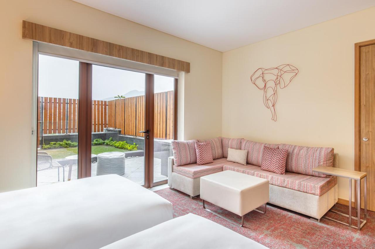 Отель Hyatt Centric Soalteemode Катманду Экстерьер фото