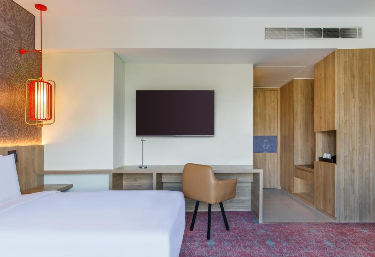 Отель Hyatt Centric Soalteemode Катманду Экстерьер фото