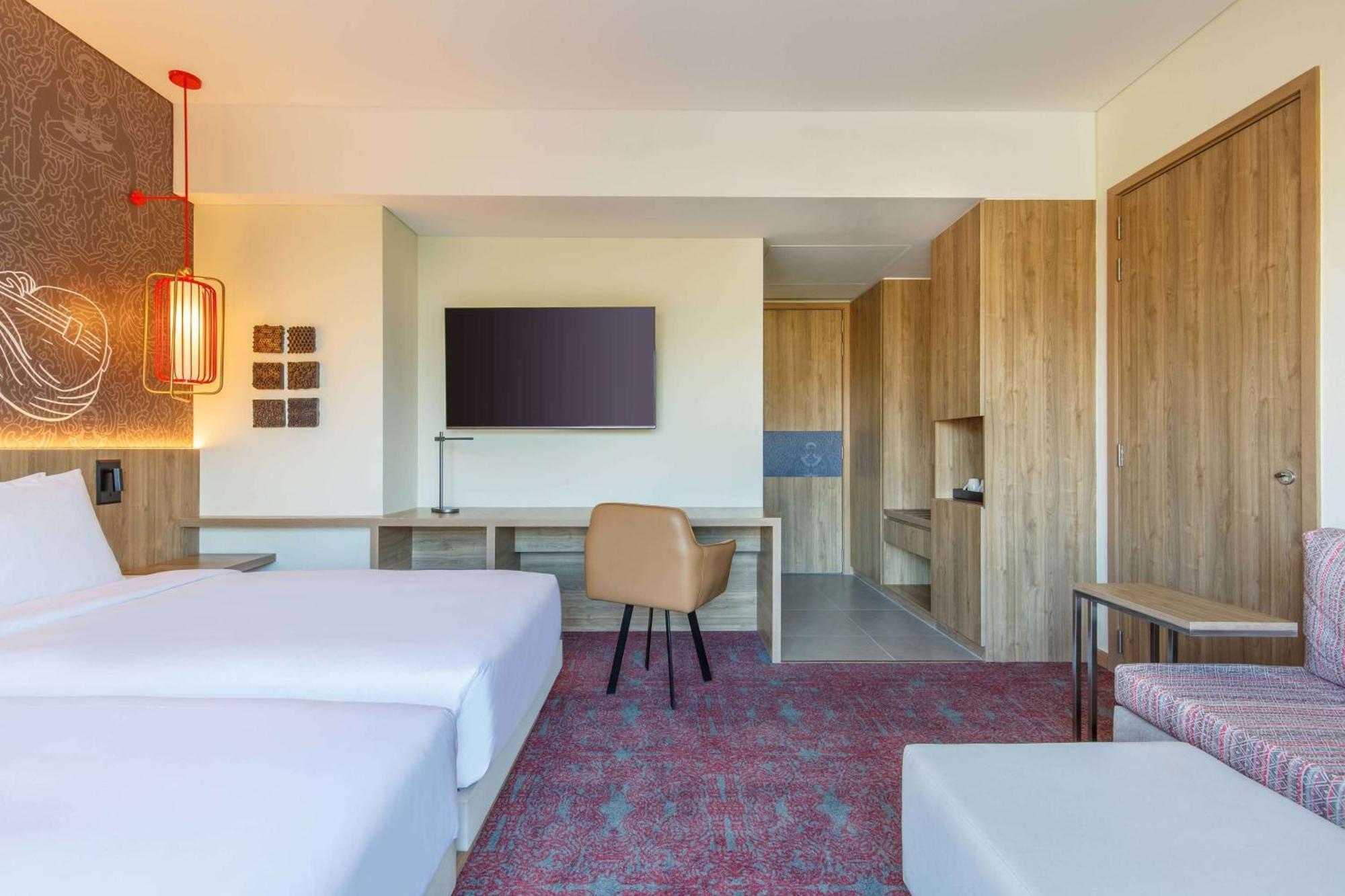 Отель Hyatt Centric Soalteemode Катманду Экстерьер фото