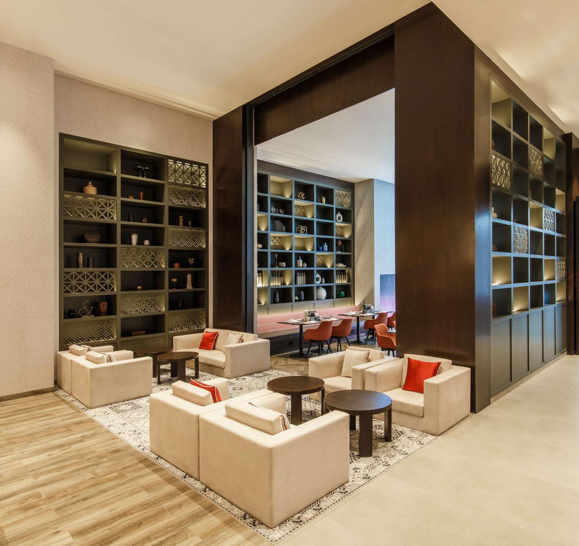 Отель Hyatt Centric Soalteemode Катманду Экстерьер фото