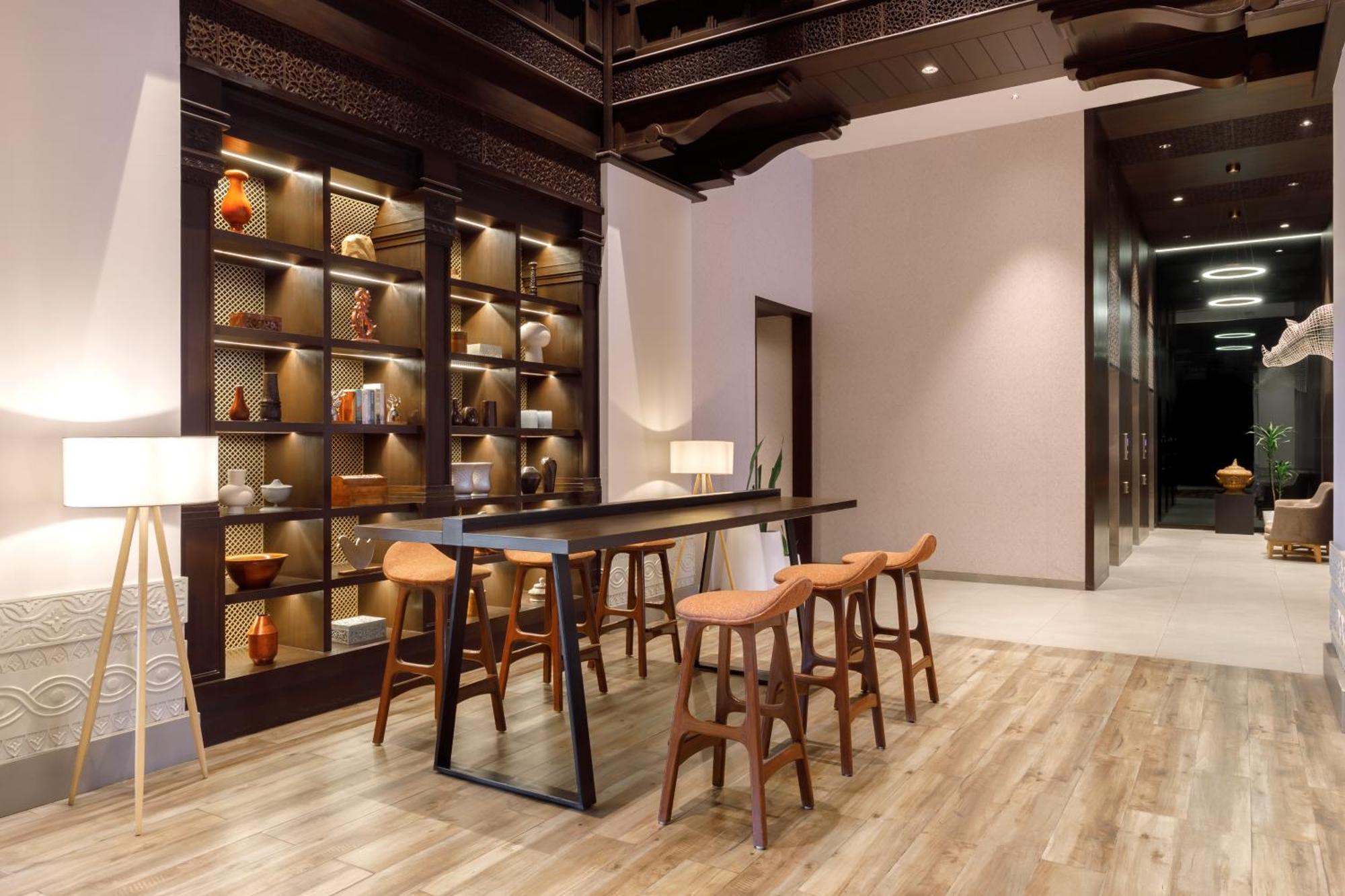 Отель Hyatt Centric Soalteemode Катманду Экстерьер фото